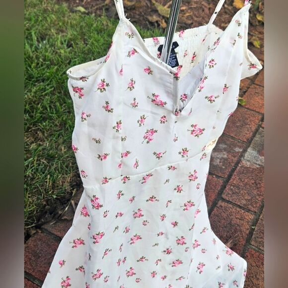 RUE 21 spring summer v neck adjustable spaghetti strap WHITE FLORAL DRESS new - Picture 2 of 16